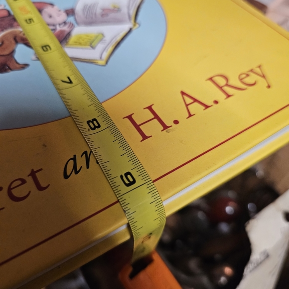 Curious George: Curious George Stories to Share by H. A. Rey and Margret Rey - Picture 4 of 14